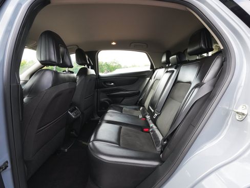 Used 2023 Nissan Ariya AWD image 39