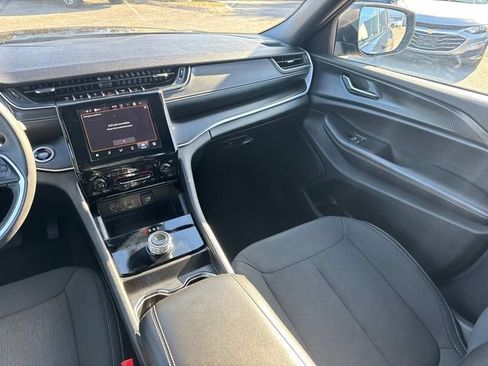 Used 2024 Jeep Grand Cherokee Laredo X w/ Luxury Tech Group I image 20