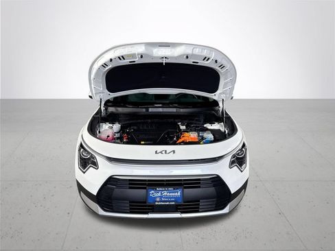 Certified 2025 Kia Niro EX FWD image 23