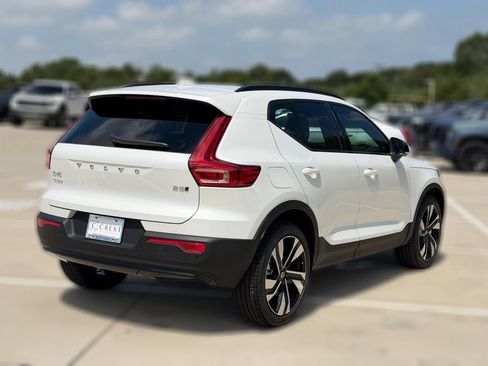 New 2026 Volvo XC40 B5 Plus w/ Climate Package AWD/4WD image 6