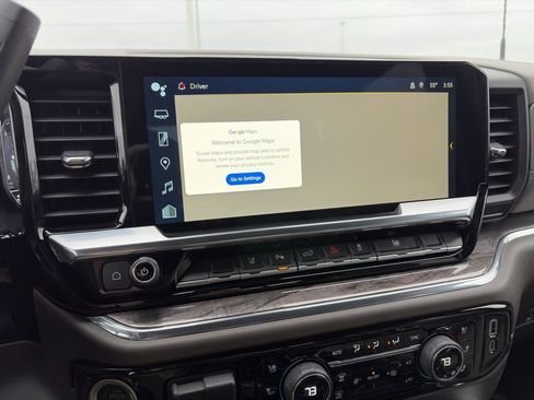 Used 2024 Chevrolet Silverado 2500 LTZ w/ LTZ Convenience Package image 24