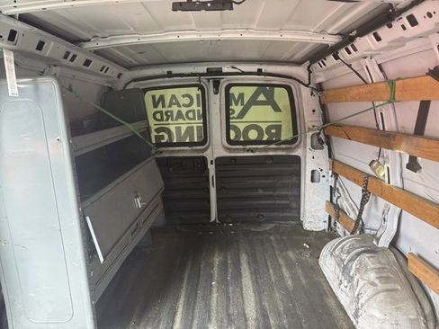 Used 2017 GMC Savana 2500 image 4