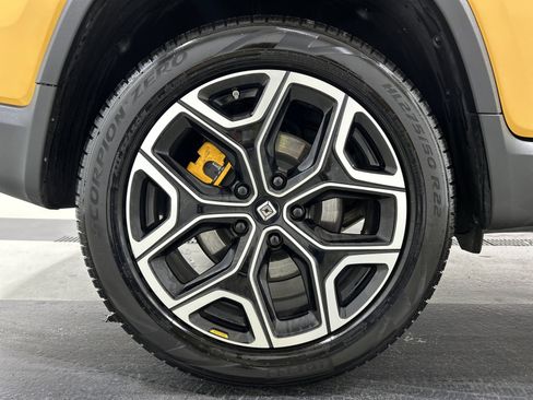 Used 2022 Rivian R1T Adventure image 12