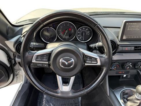 Used 2016 MAZDA MX-5 Miata Club RWD image 18