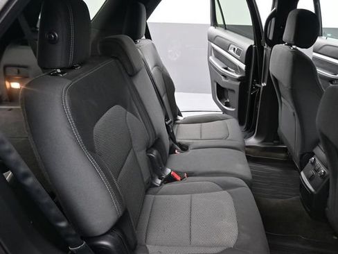 Used 2017 Ford Explorer XLT w/ Equipment Group 201A FWD image 24