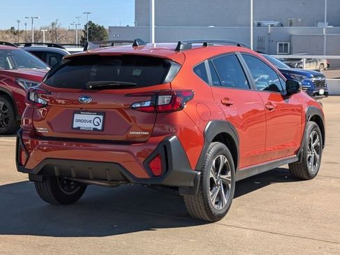 Used 2024 Subaru Crosstrek 2.0i Premium image 3