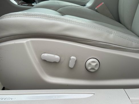 Used 2006 Cadillac DTS image 34