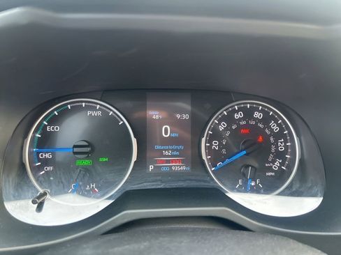 Used 2022 Toyota RAV4 XLE w/ Convenience Package image 23