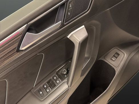 Used 2024 Volkswagen Tiguan SEL R-Line image 29