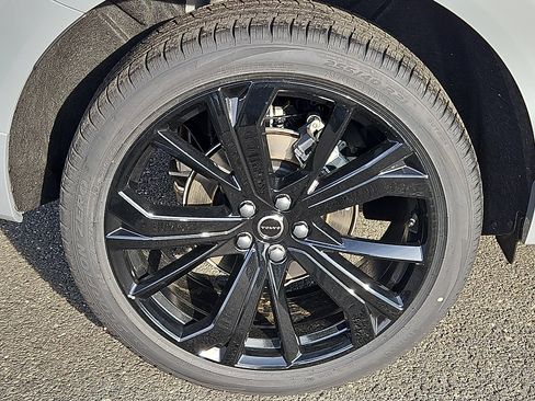 New 2026 Volvo XC60 B5 Ultra w/ Protection Package Premier image 7