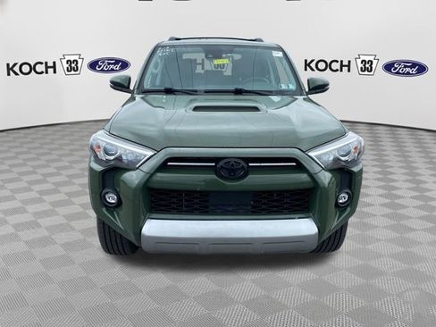Used 2022 Toyota 4Runner TRD Off-Road Premium w/ Moonroof Package AWD/4WD image 2