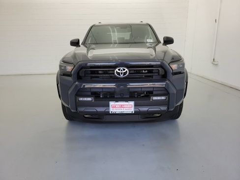 Used 2025 Toyota 4Runner SR5 AWD/4WD image 3