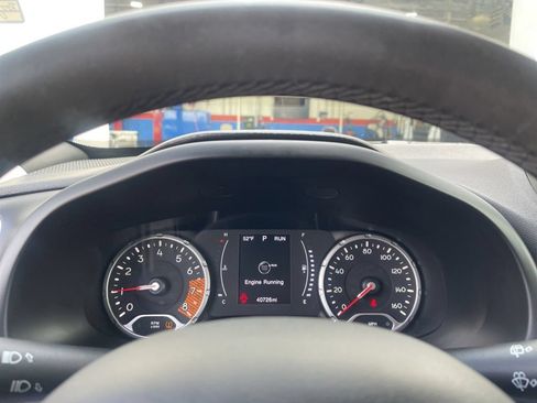 Used 2019 Jeep Renegade Latitude AWD/4WD image 15
