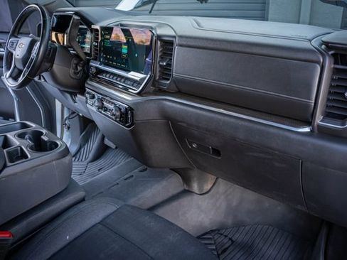 Used 2024 Chevrolet Silverado 2500 LT AWD/4WD image 32