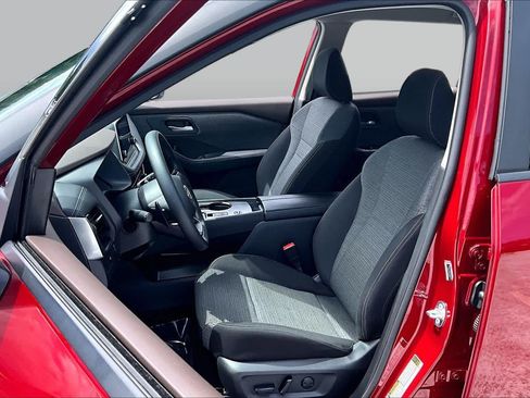 Used 2023 Nissan Rogue SV FWD image 8