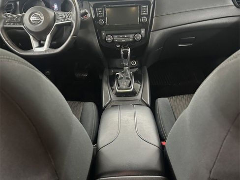 Used 2018 Nissan Rogue SV w/ Sun & Sound Touring Package image 23