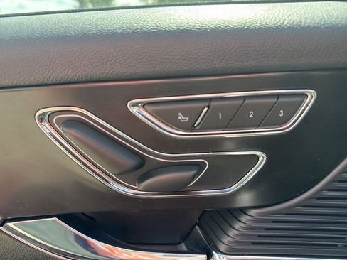 Used 2022 Lincoln Corsair Reserve w/ Equipment Group 201A image 8