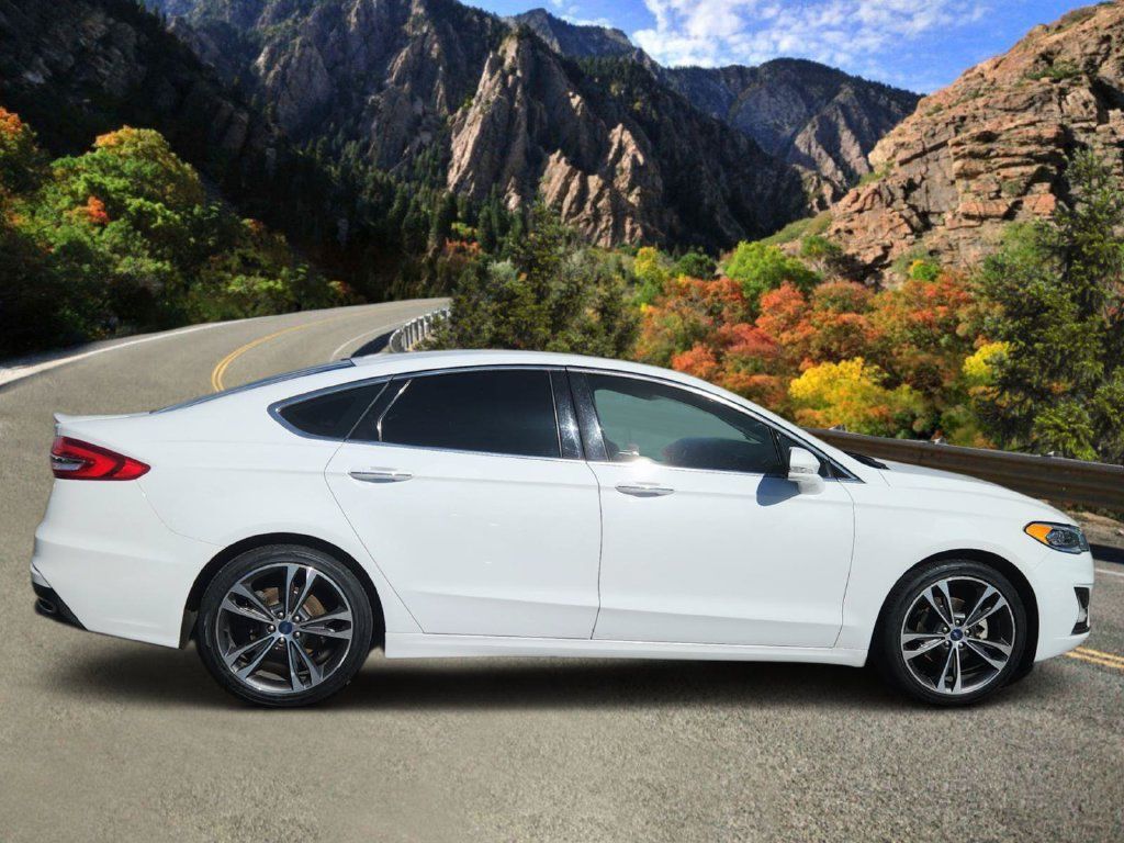 Used 2019 Ford Fusion Titanium FWD image 2