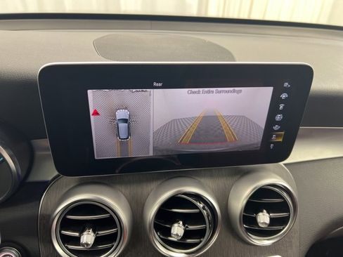 Used 2021 Mercedes-Benz GLC 300 4MATIC image 19