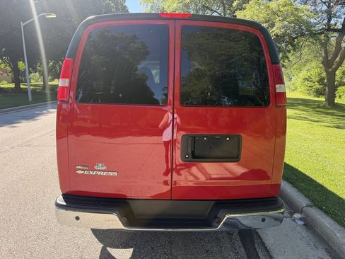 Used 2013 Chevrolet Express 1500 LT w/ LT Preferred Equipment Group AWD/4WD image 4