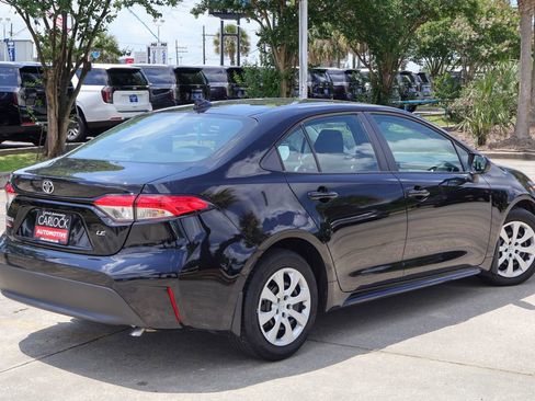 Used 2023 Toyota Corolla LE FWD image 2