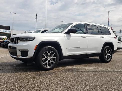 Used 2023 Jeep Grand Cherokee L Limited AWD/4WD image 8