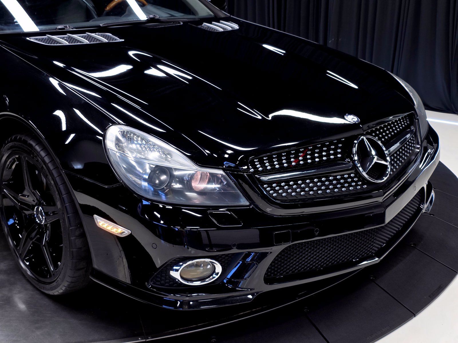 Used 2011 Mercedes-Benz SL 550 image 47