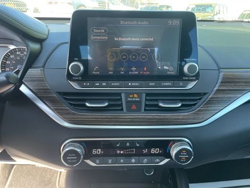 Used 2020 Nissan Altima 2.0 Platinum FWD image 20