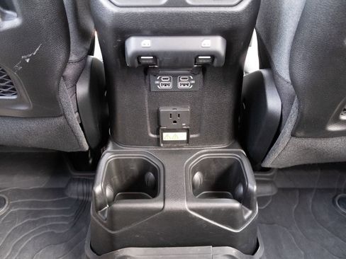 Used 2024 Jeep Wrangler Unlimited Rubicon w/ Technology Group AWD/4WD image 14