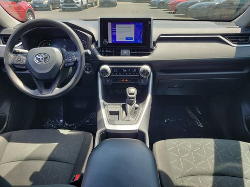 Used 2024 Toyota RAV4 XLE FWD image 9