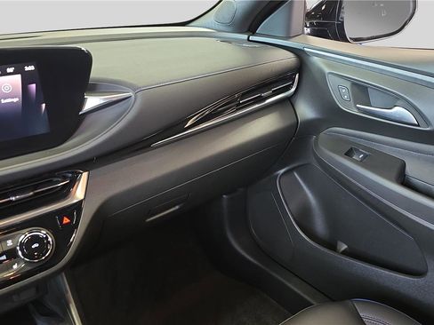 Used 2024 Buick Envista Sport Touring w/ Convenience I Package FWD image 24