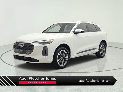 Used 2025 Audi Q5 Premium w/ Convenience Package AWD/4WD image 1
