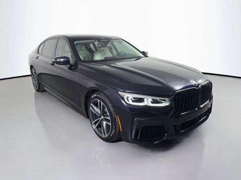 Used 2021 BMW 750i xDrive w/ Luxury Rear Seating Package AWD/4WD image 3