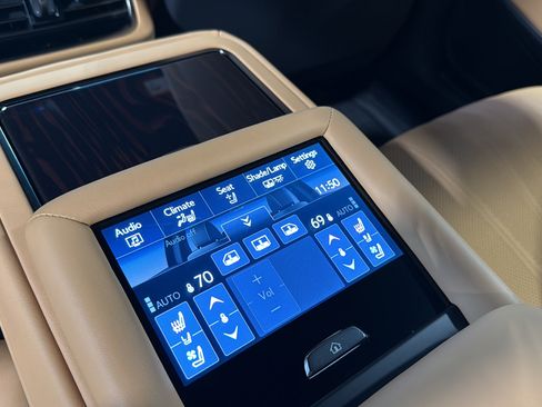 Used 2023 Lexus LS 500 AWD w/ Luxury Package image 19