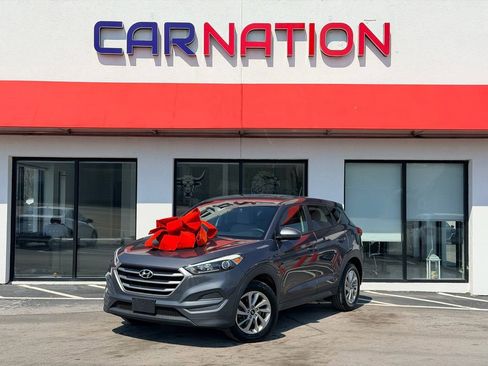Used 2018 Hyundai Tucson SE image 2