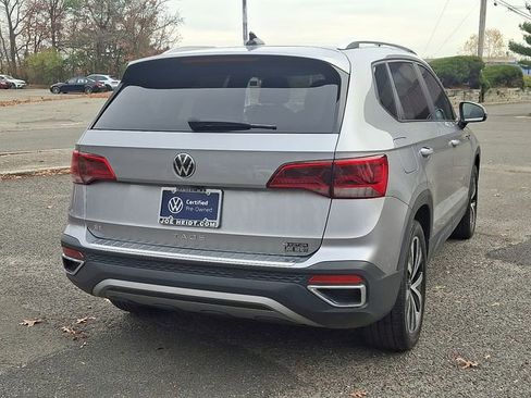 Certified 2022 Volkswagen Taos SE image 10