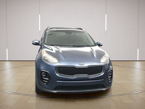 Used 2018 Kia Sportage EX w/ EX Premium Package FWD image 2