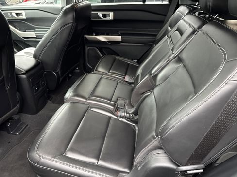 Used 2023 Ford Explorer XLT w/ Equipment Group 202A image 21