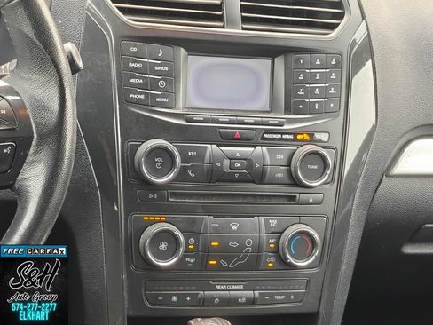 Used 2016 Ford Explorer XLT AWD/4WD image 7