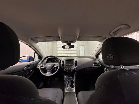 Used 2017 Chevrolet Cruze LT FWD image 22
