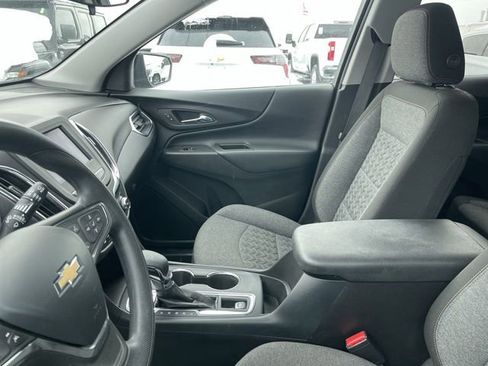 Used 2024 Chevrolet Equinox LT FWD image 3