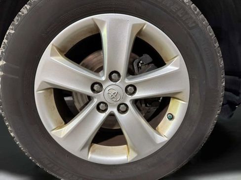 Used 2013 Toyota RAV4 XLE FWD image 34
