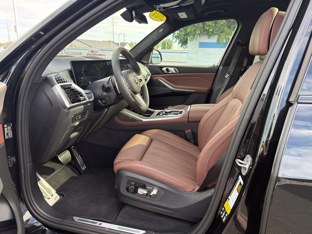 Used 2024 BMW X7 M60i w/ Executive Package AWD/4WD image 17