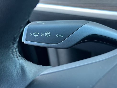 Used 2024 Tesla Model Y Long Range image 28