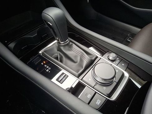 New 2026 MAZDA MAZDA3 Hatchback w/Premium Plus Pkg image 16