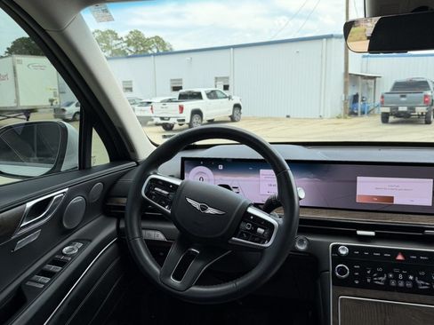 Used 2025 Genesis GV80 2.5T Advanced AWD/4WD image 13