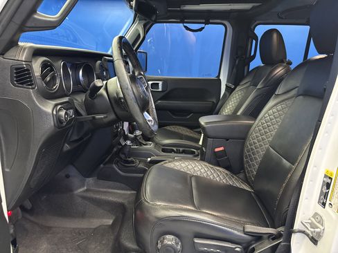 Used 2021 Jeep Wrangler Unlimited Sahara AWD/4WD image 12