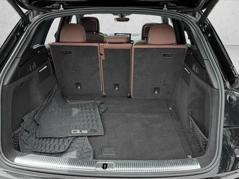 Used 2021 Audi Q5 Prestige w/ Prestige Package AWD/4WD image 8