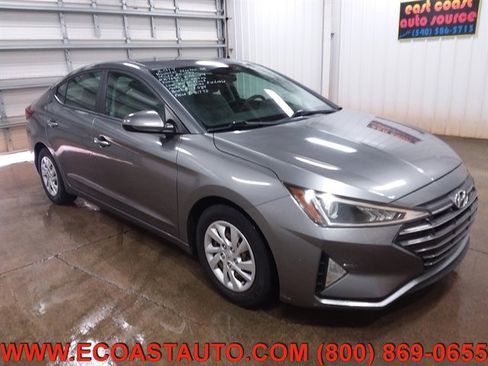 Used 2019 Hyundai Elantra SE image 1