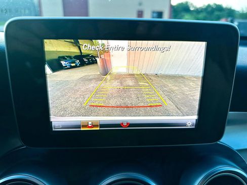 Used 2018 Mercedes-Benz GLC 300 image 20